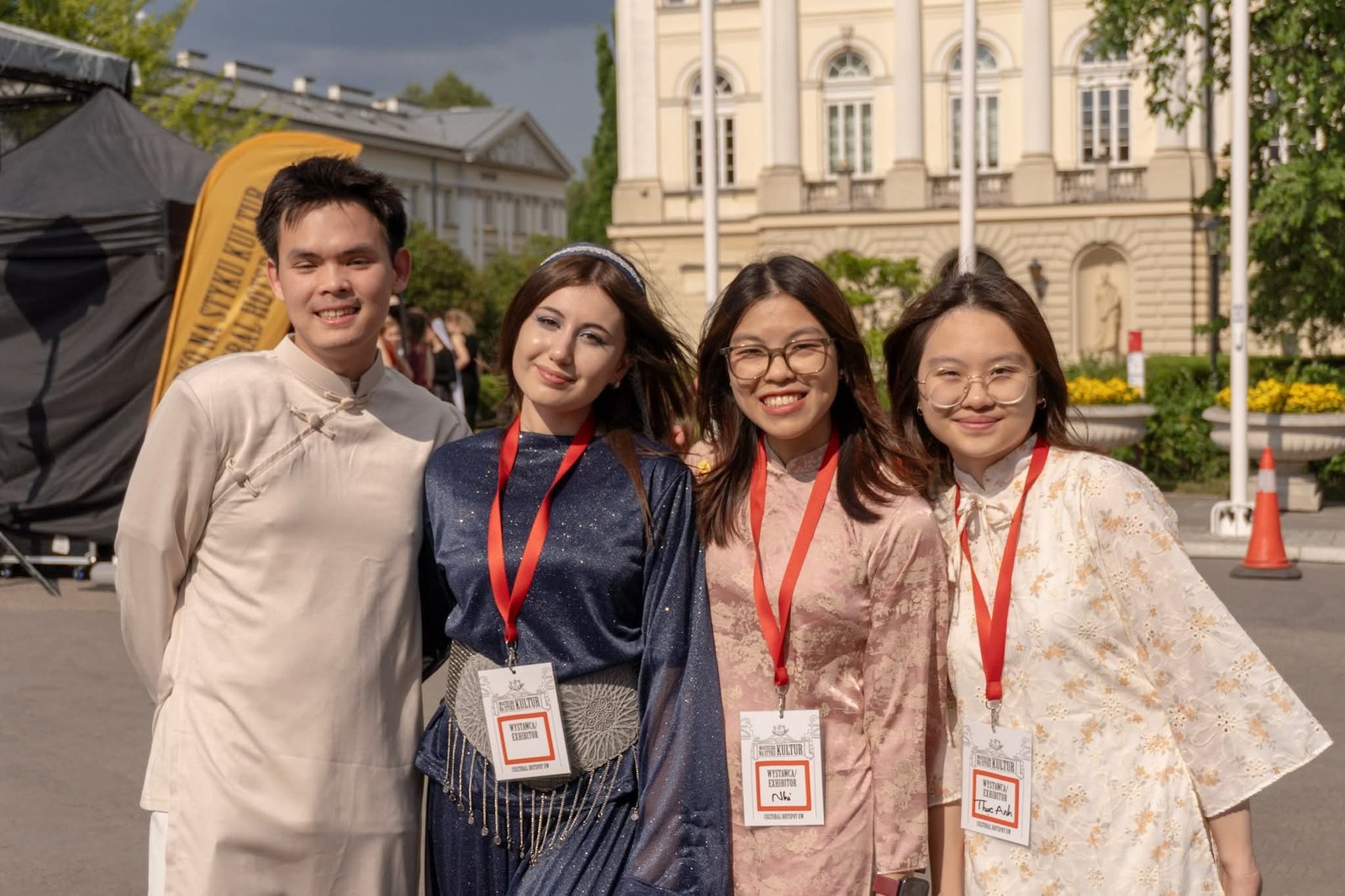 Cùng nhóm bạn quốc tế tại Warsaw